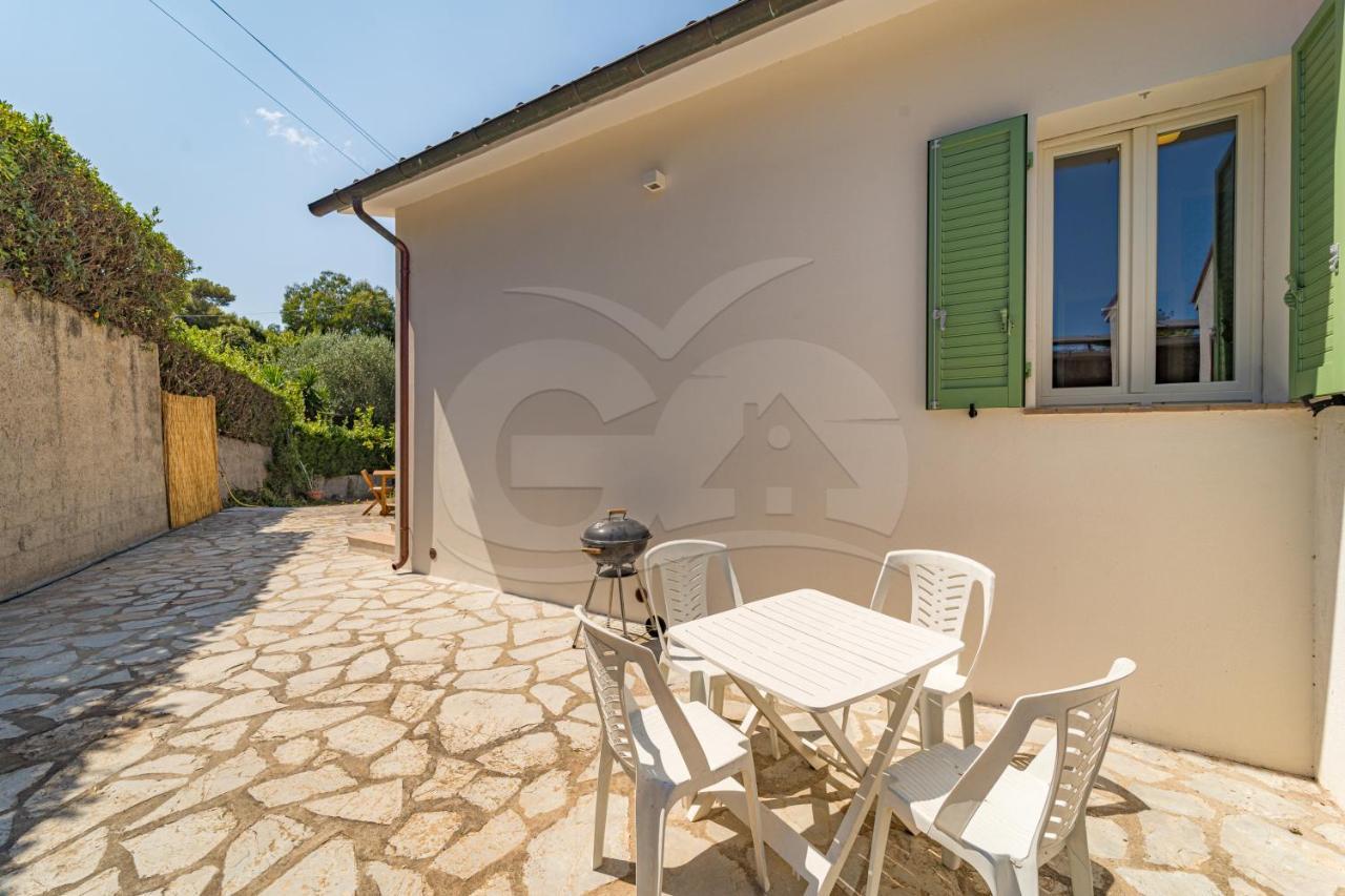 ポルトフェッラーイオA Casa Di Massi - Goelbaアパートメント エクステリア 写真